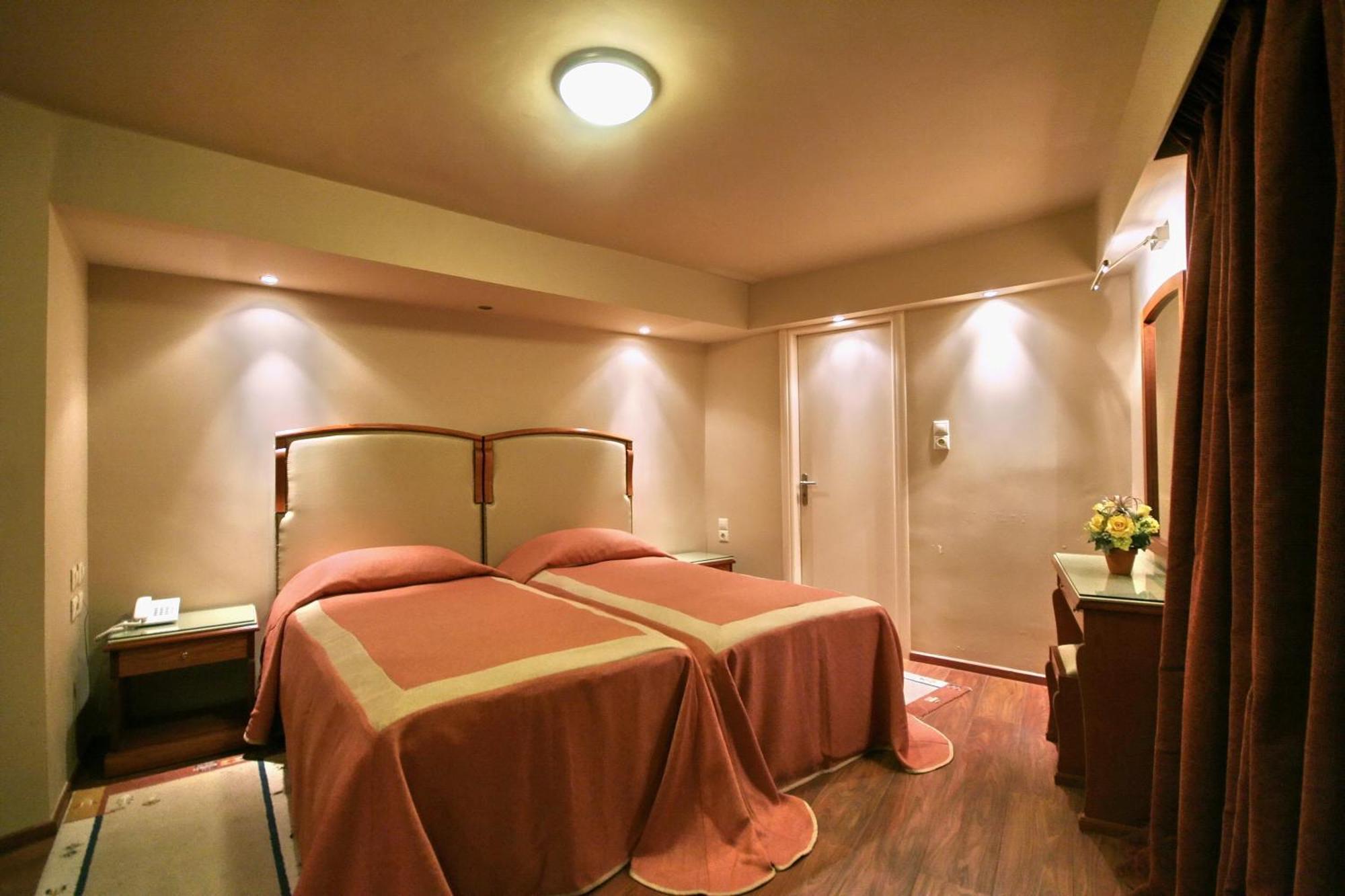 Kentrikon Hotel Langádia Szoba fotó